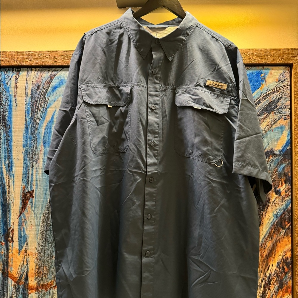Habit blue shirt